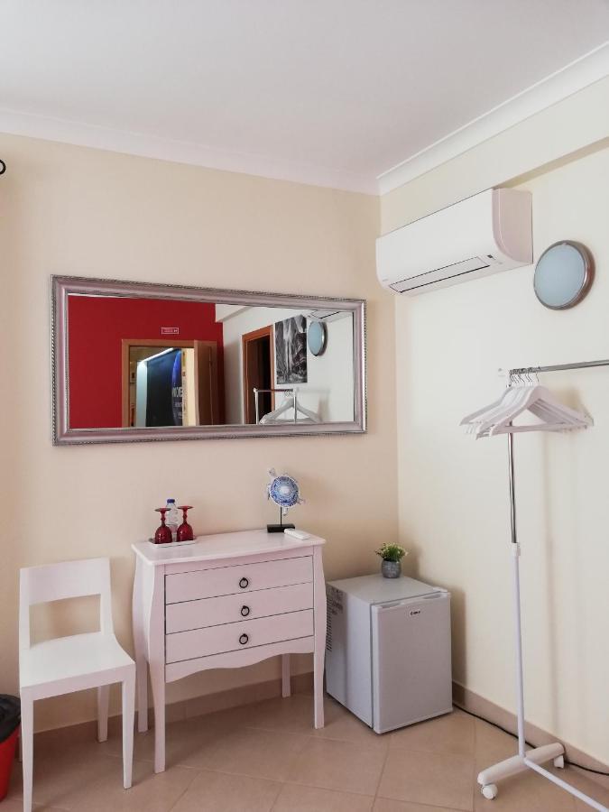 Blue Moon Guesthouse Lagos Ngoại thất bức ảnh