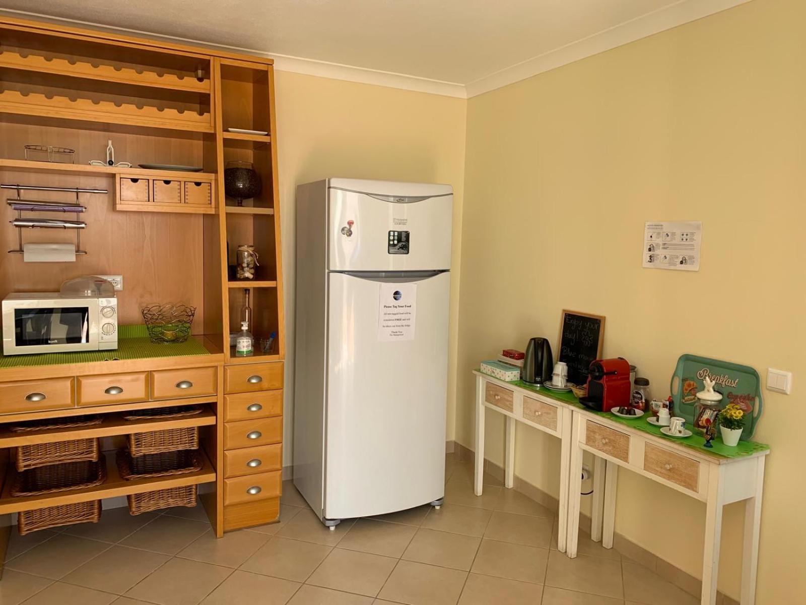 Blue Moon Guesthouse Lagos Ngoại thất bức ảnh
