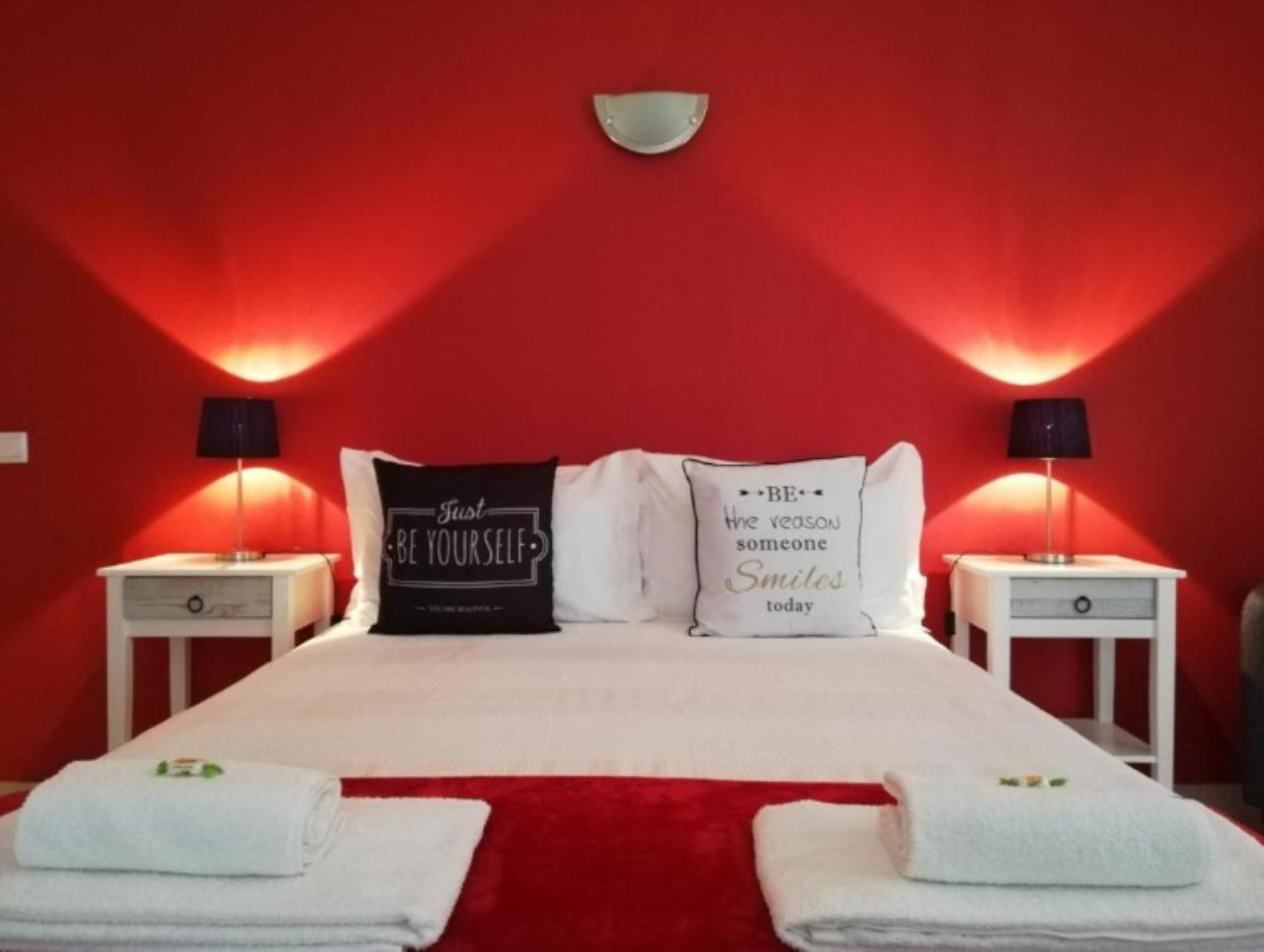 Blue Moon Guesthouse Lagos Ngoại thất bức ảnh