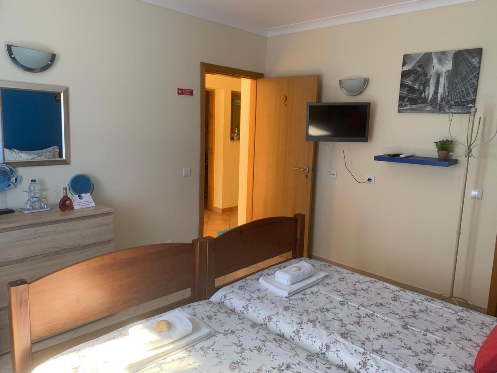 Blue Moon Guesthouse Lagos Ngoại thất bức ảnh