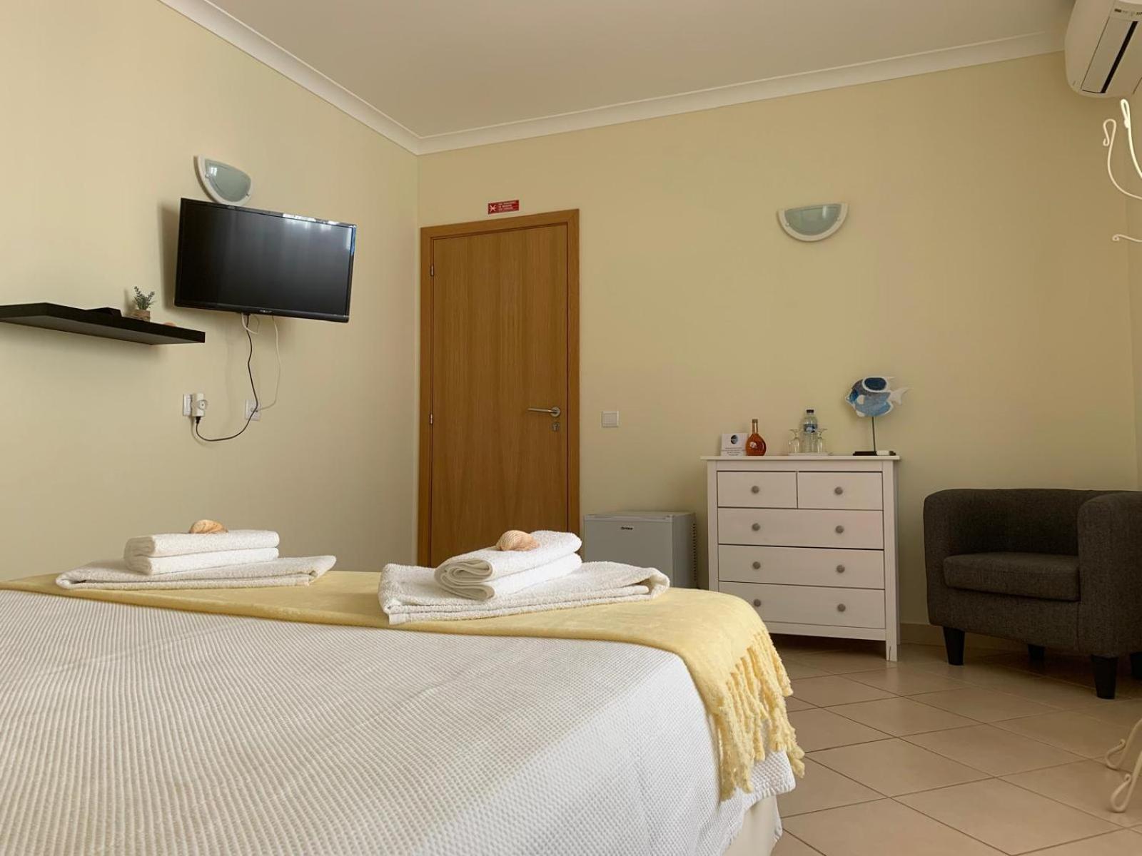 Blue Moon Guesthouse Lagos Ngoại thất bức ảnh