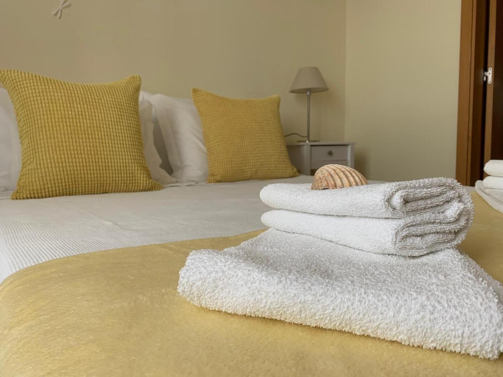 Blue Moon Guesthouse Lagos Ngoại thất bức ảnh