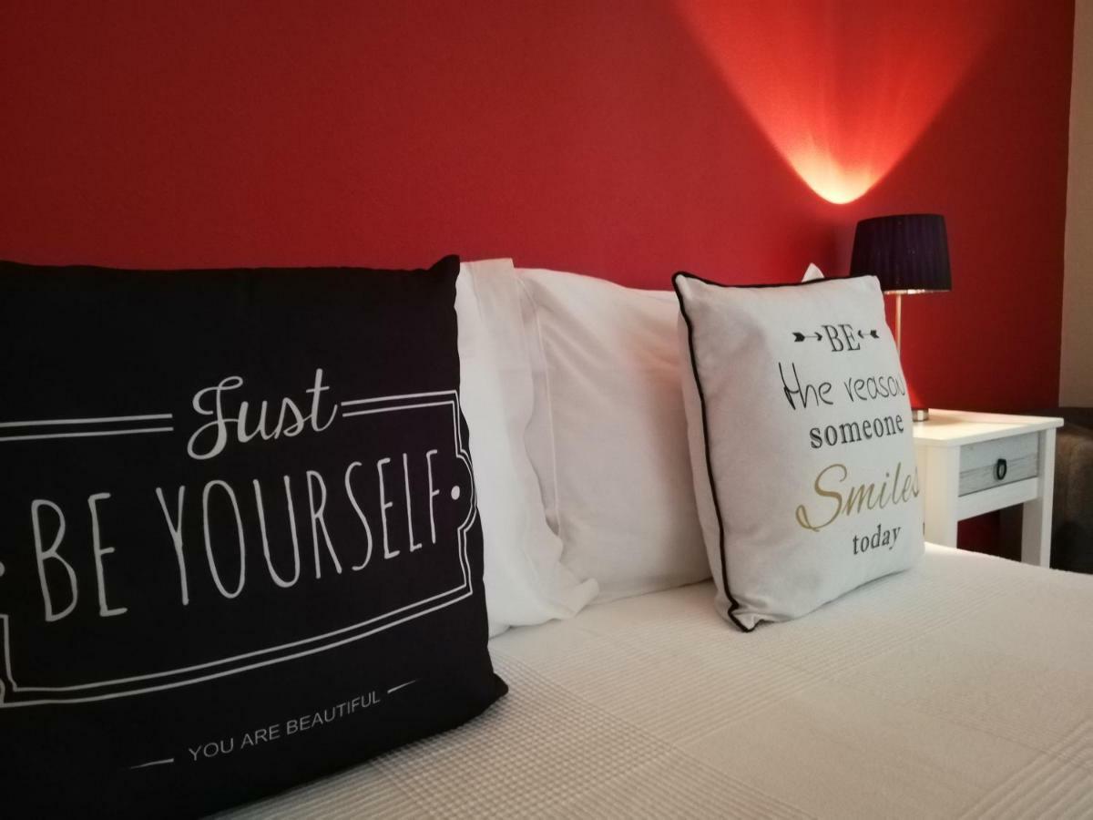 Blue Moon Guesthouse Lagos Ngoại thất bức ảnh